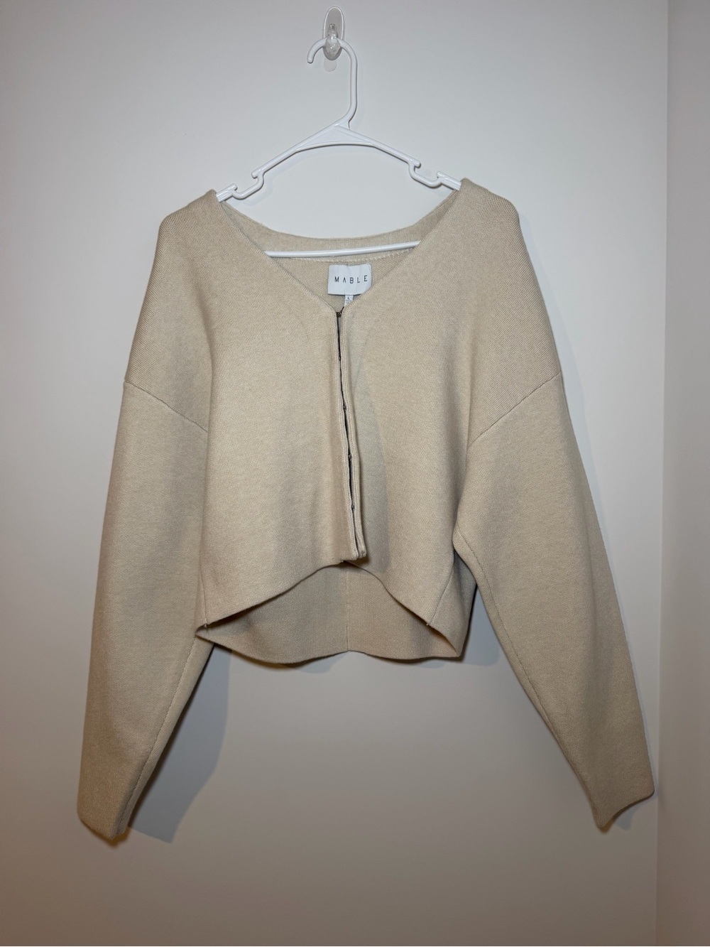 NWT MABLE Beige V Neck Cropped Sweater Women’s Large